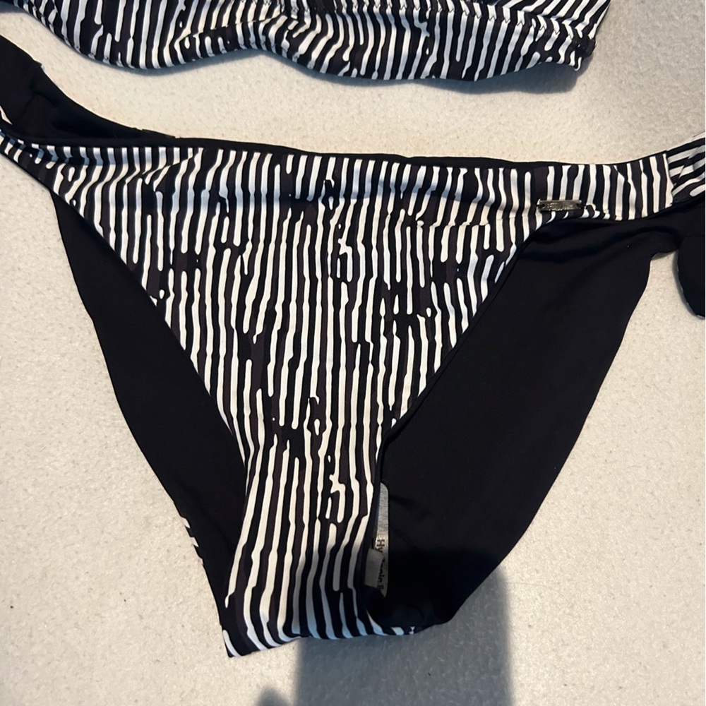 Reversible side tie bikini bottom